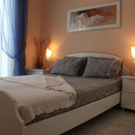 Holiday Apartment פלוגיטה מראה חיצוני תמונה